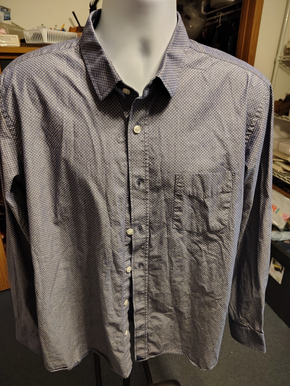 UNTUCKit Men's Navy Blue Micro-Pattern Dress Shirt